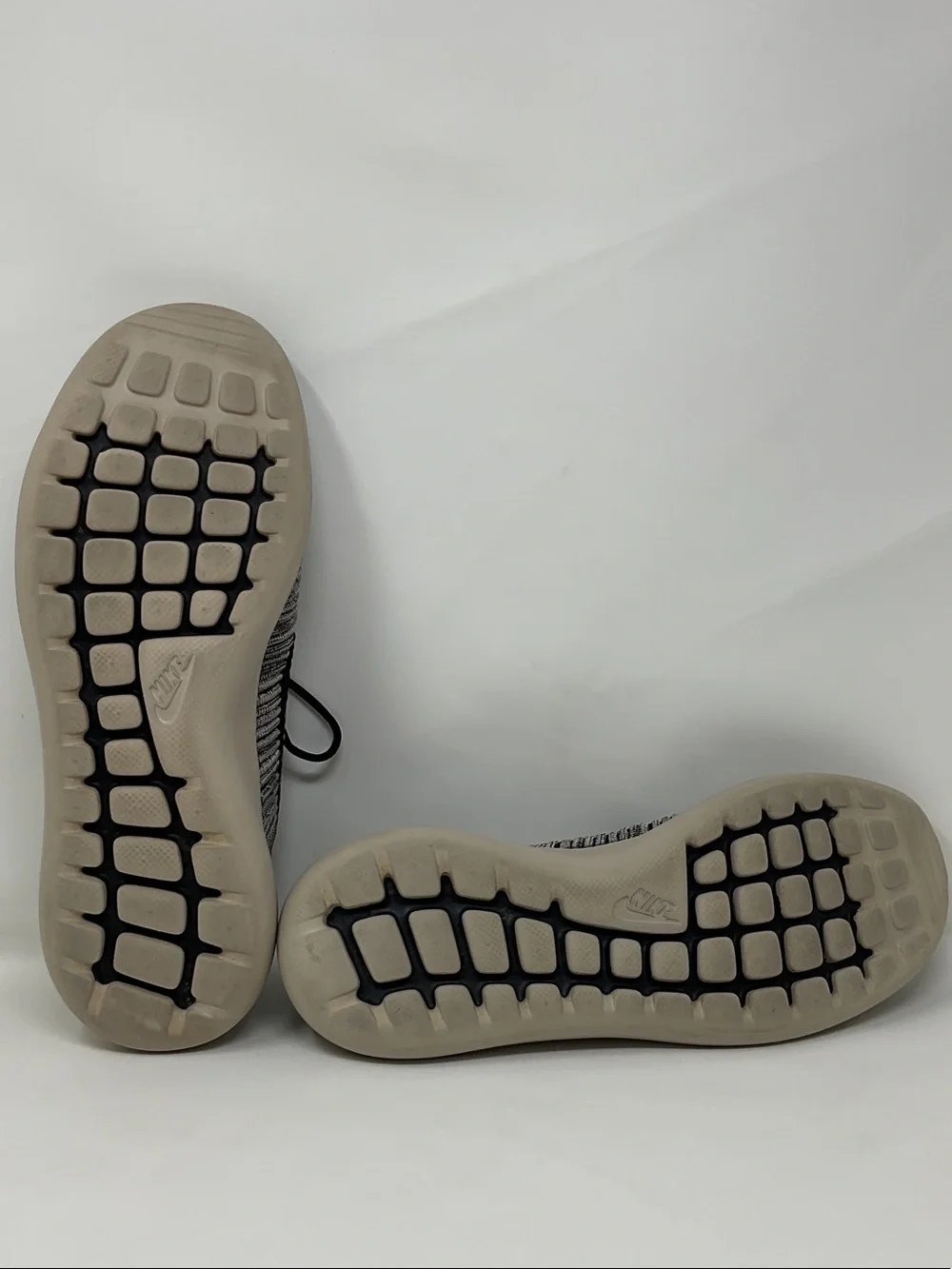 Nike Black and Grey Fly knit  Men’s Casual Sneakers Size 11.5